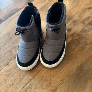 Cat & Jack Kids Boots - Gray and Black